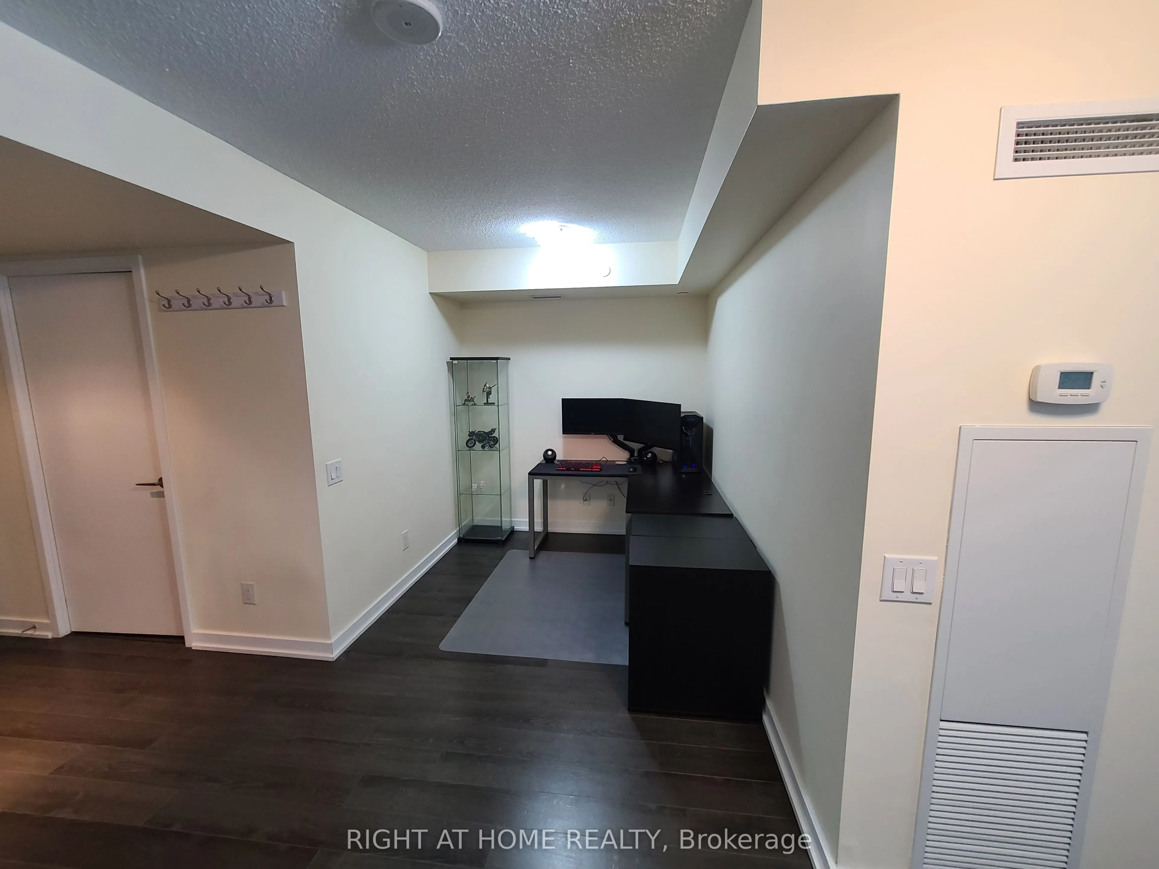 72 Esther Shiner Boulevard, #808