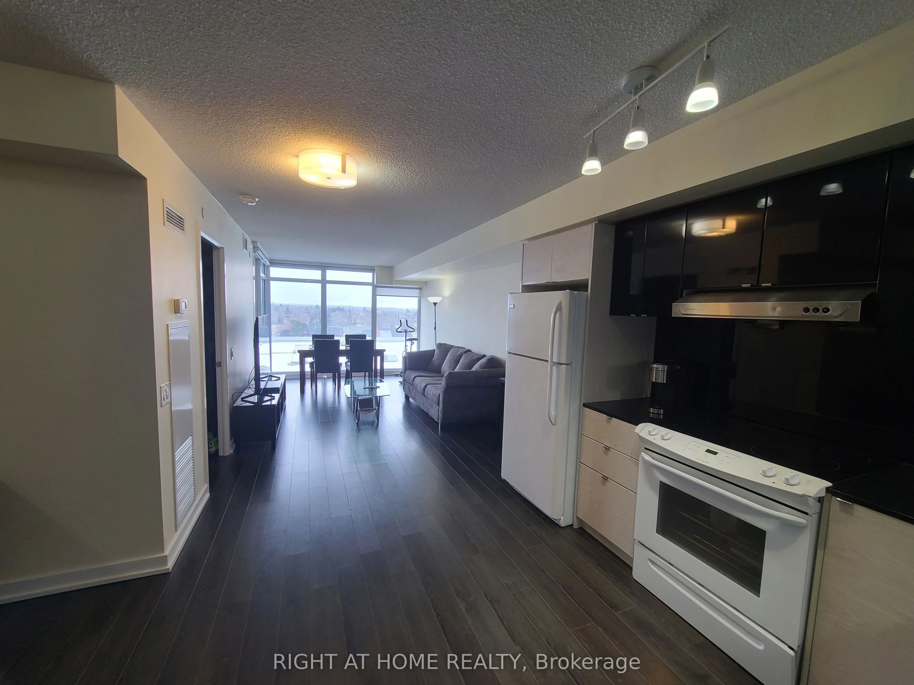 72 Esther Shiner Boulevard, #808