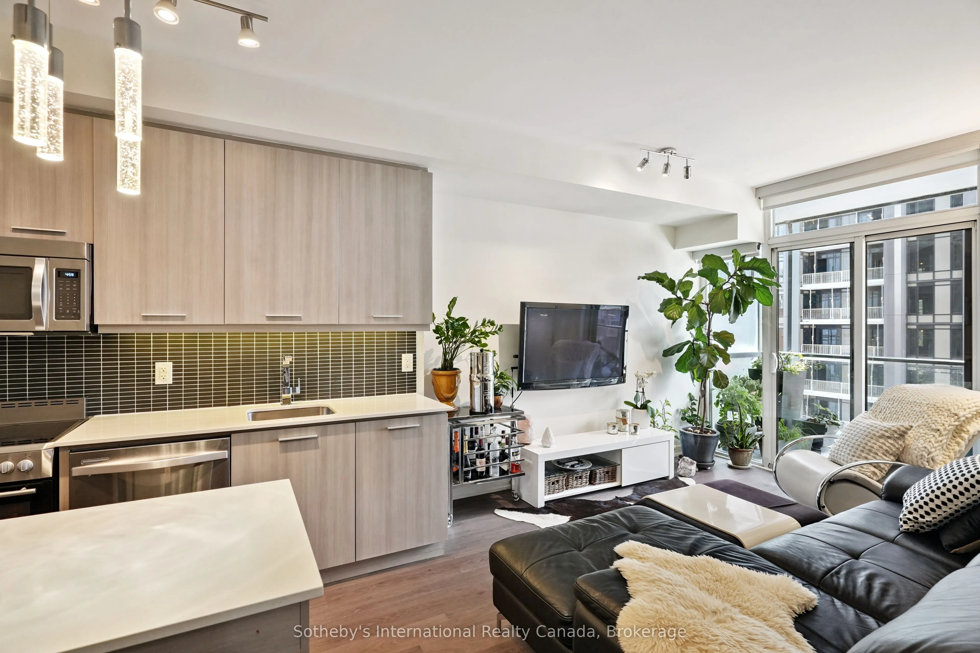 105 George Street, #903