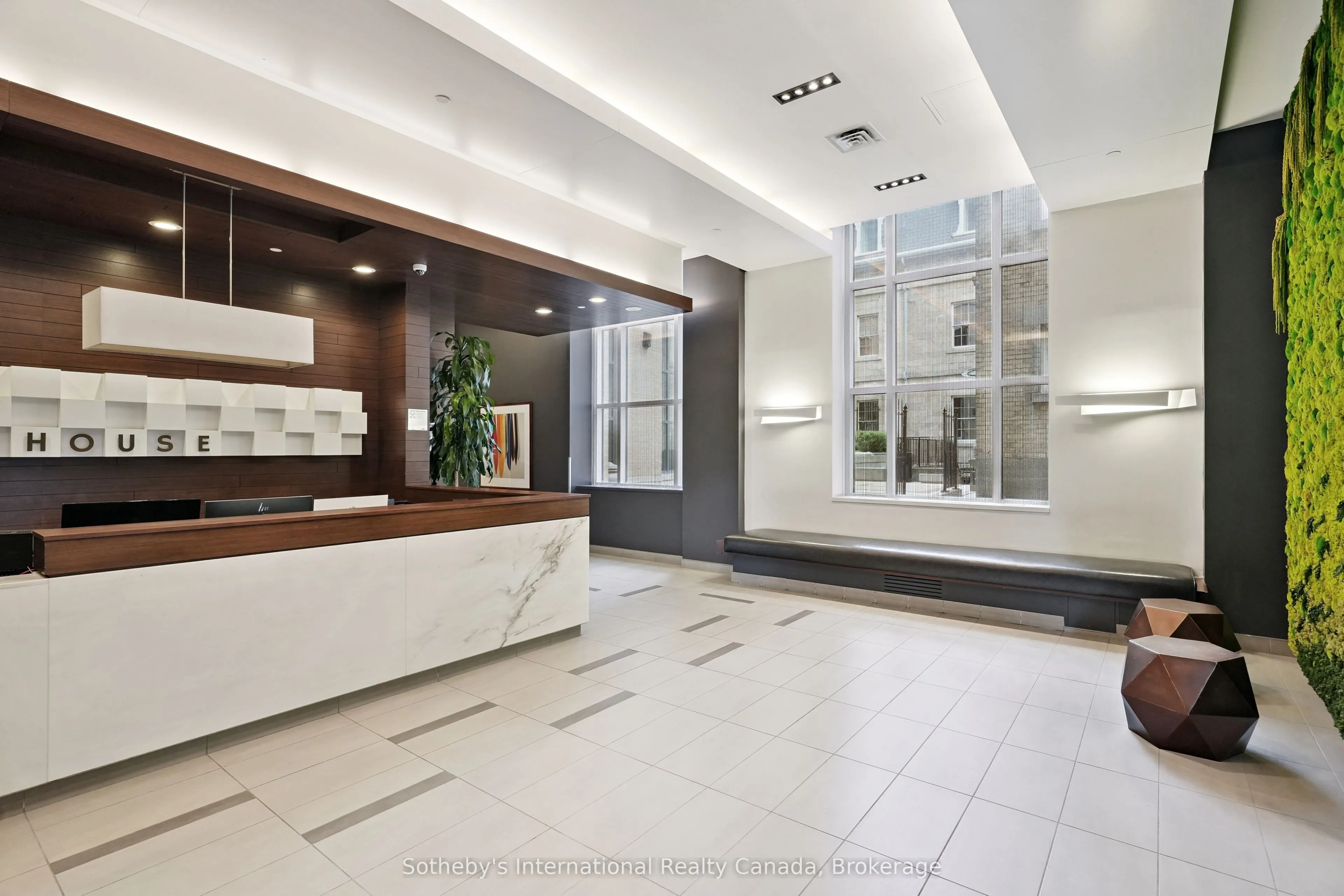 105 George Street, #903