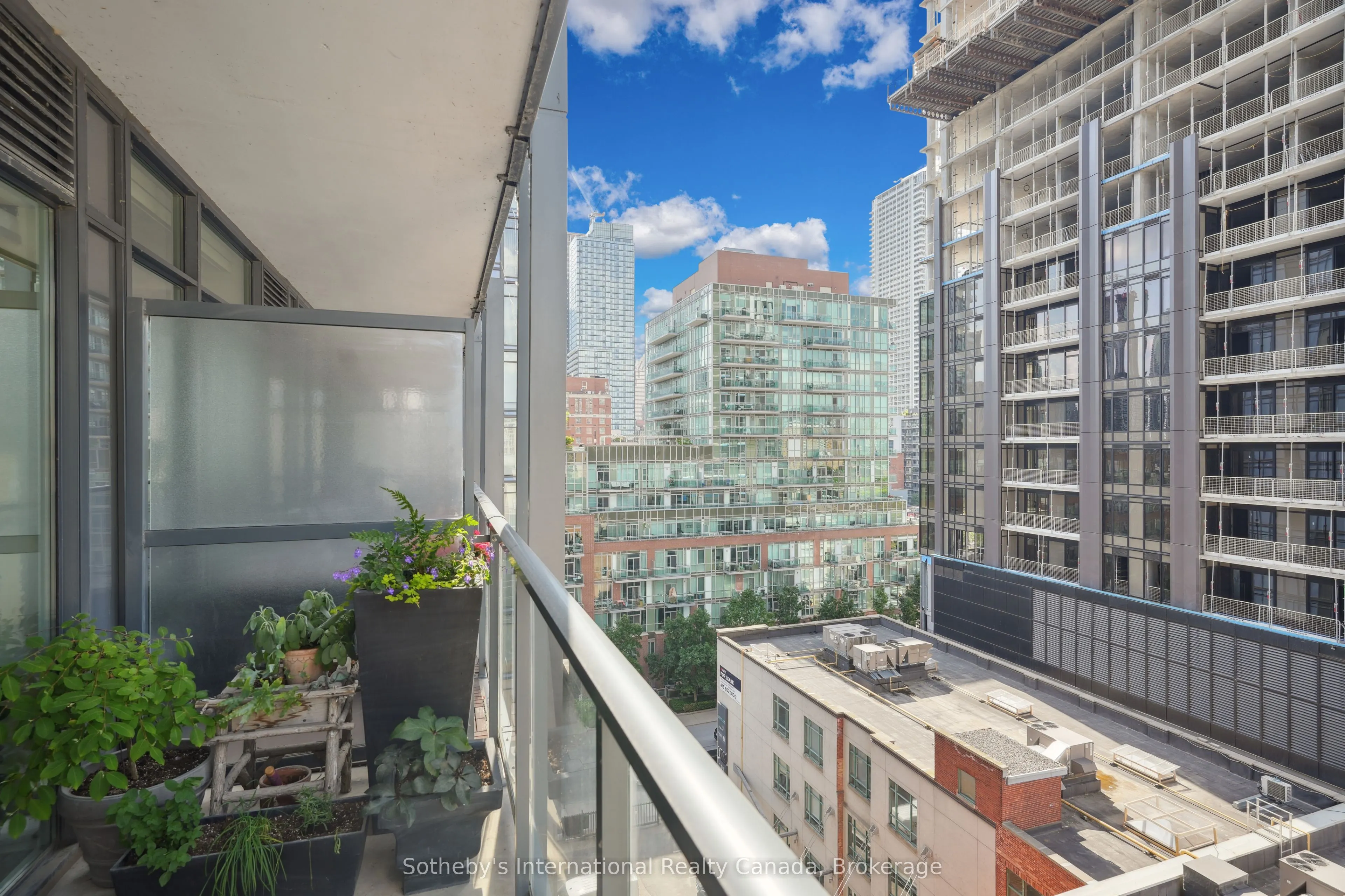 105 George Street, #903