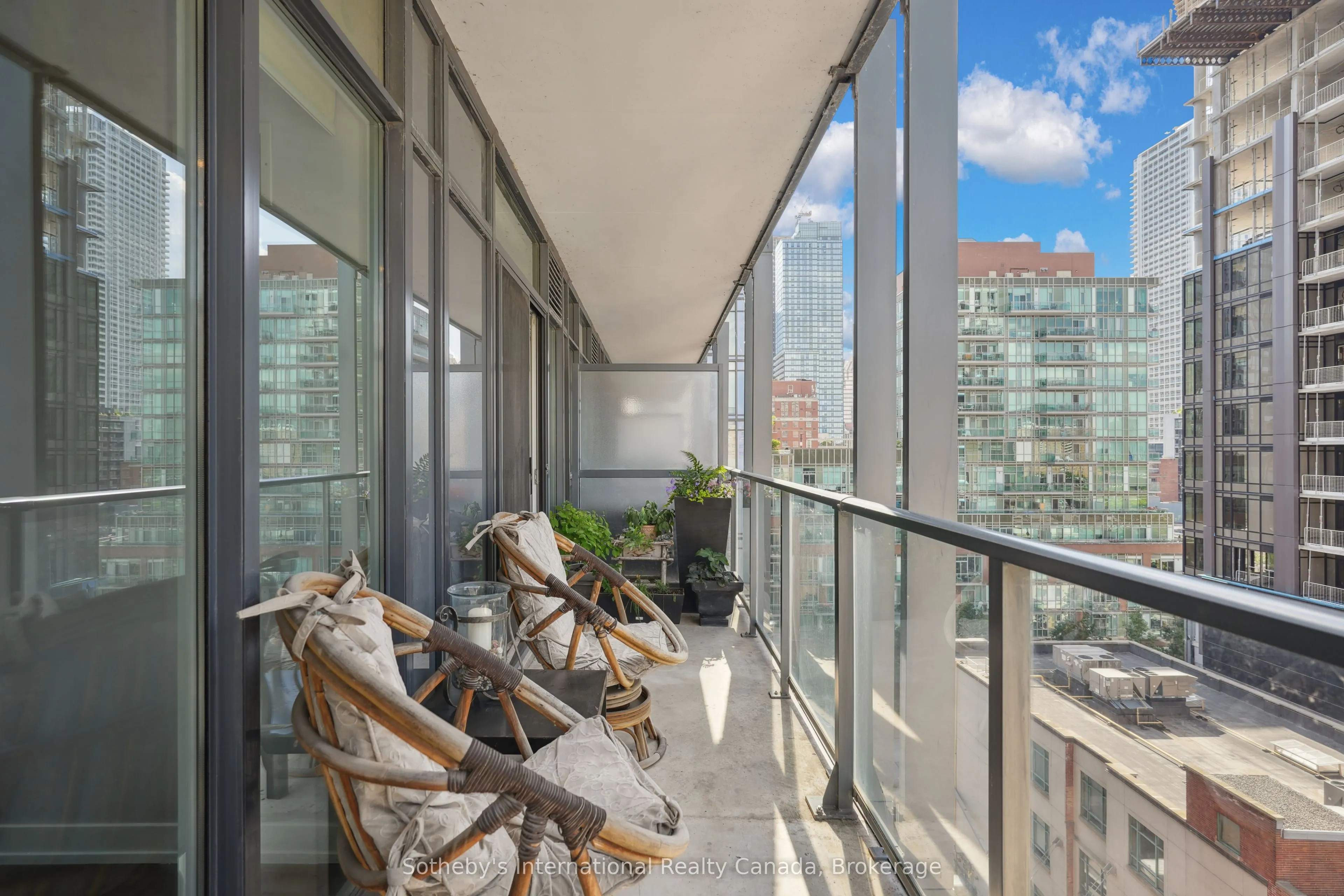 105 George Street, #903