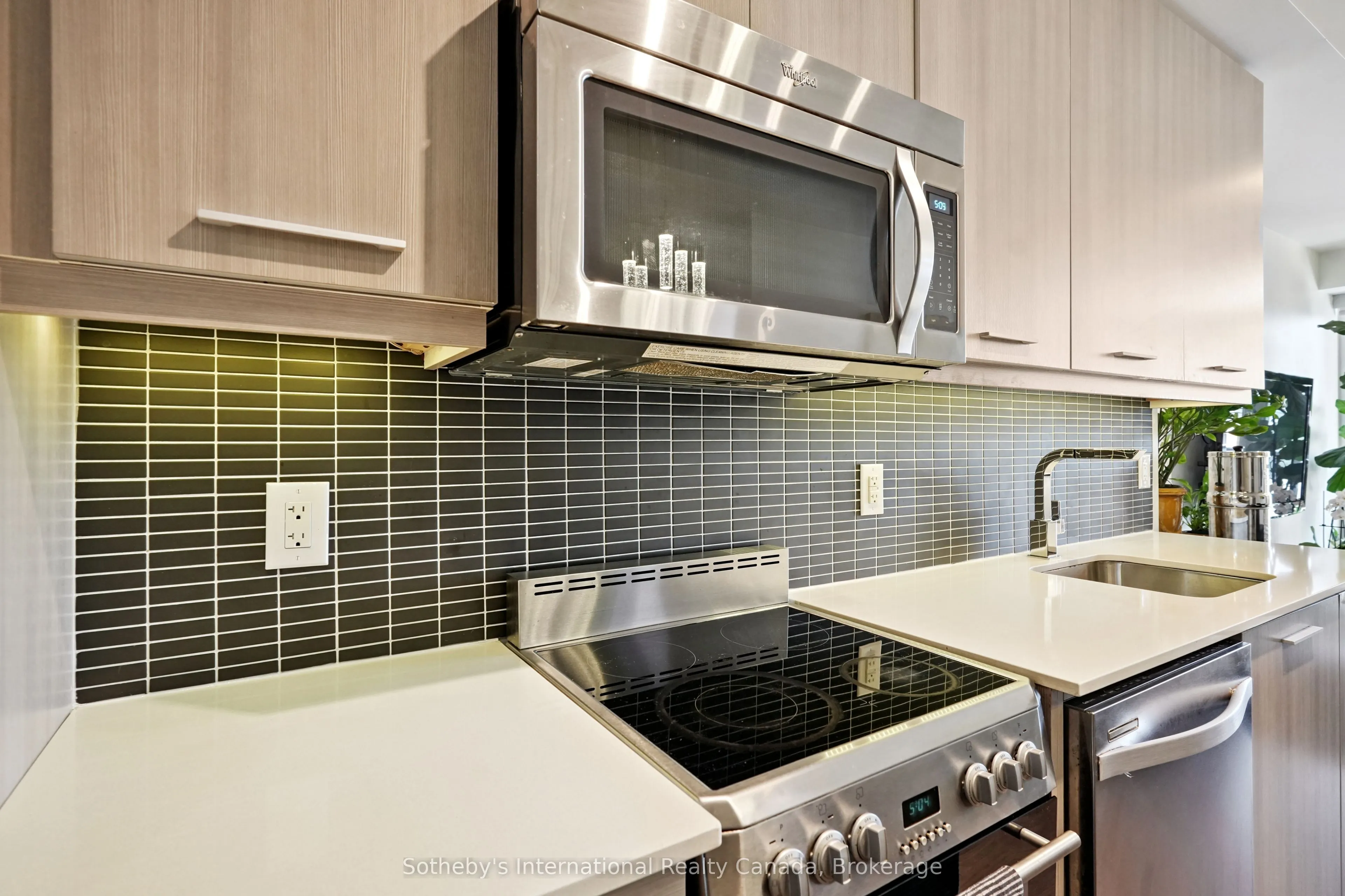 105 George Street, #903