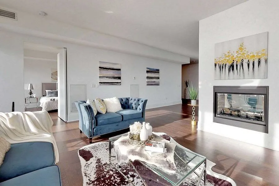 29 Queens Quay, #707