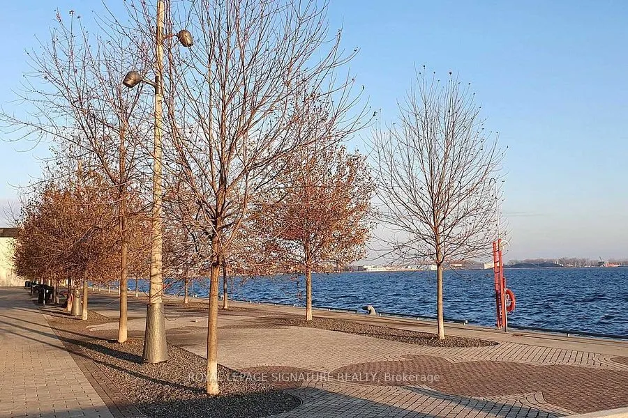 29 Queens Quay, #707