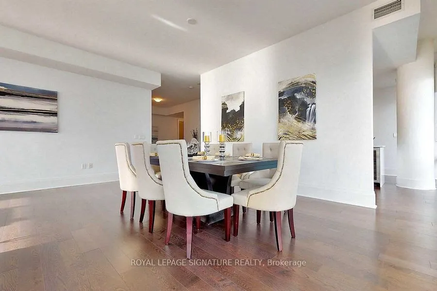 29 Queens Quay, #707