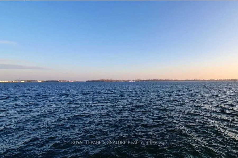 29 Queens Quay, #707