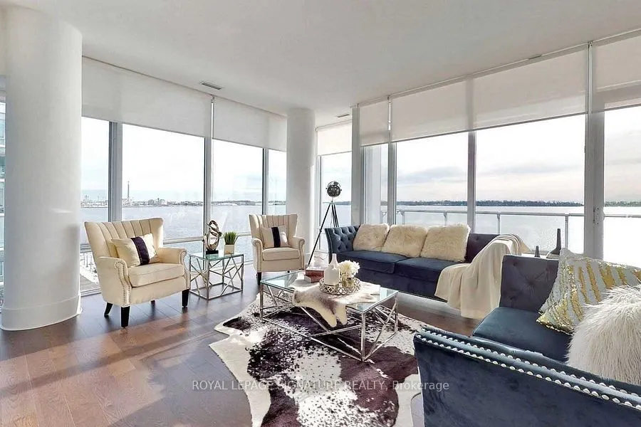 29 Queens Quay, #707