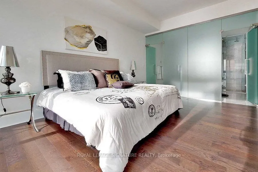 29 Queens Quay, #707