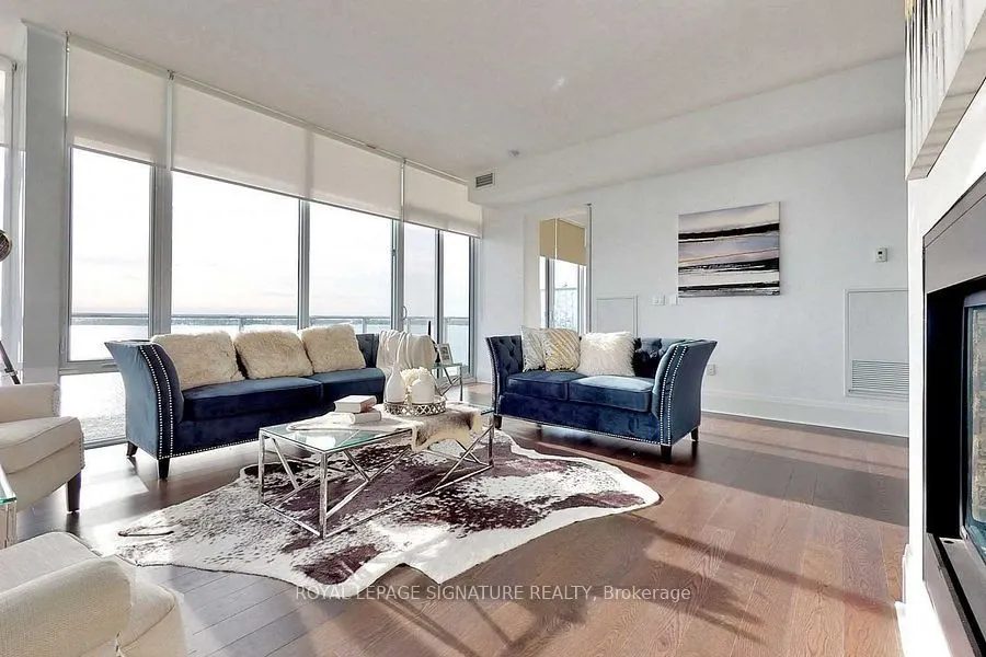 29 Queens Quay, #707