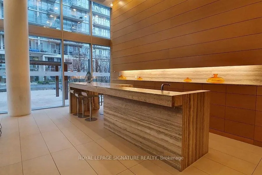 29 Queens Quay, #707