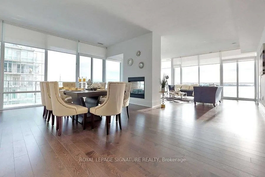 29 Queens Quay, #707