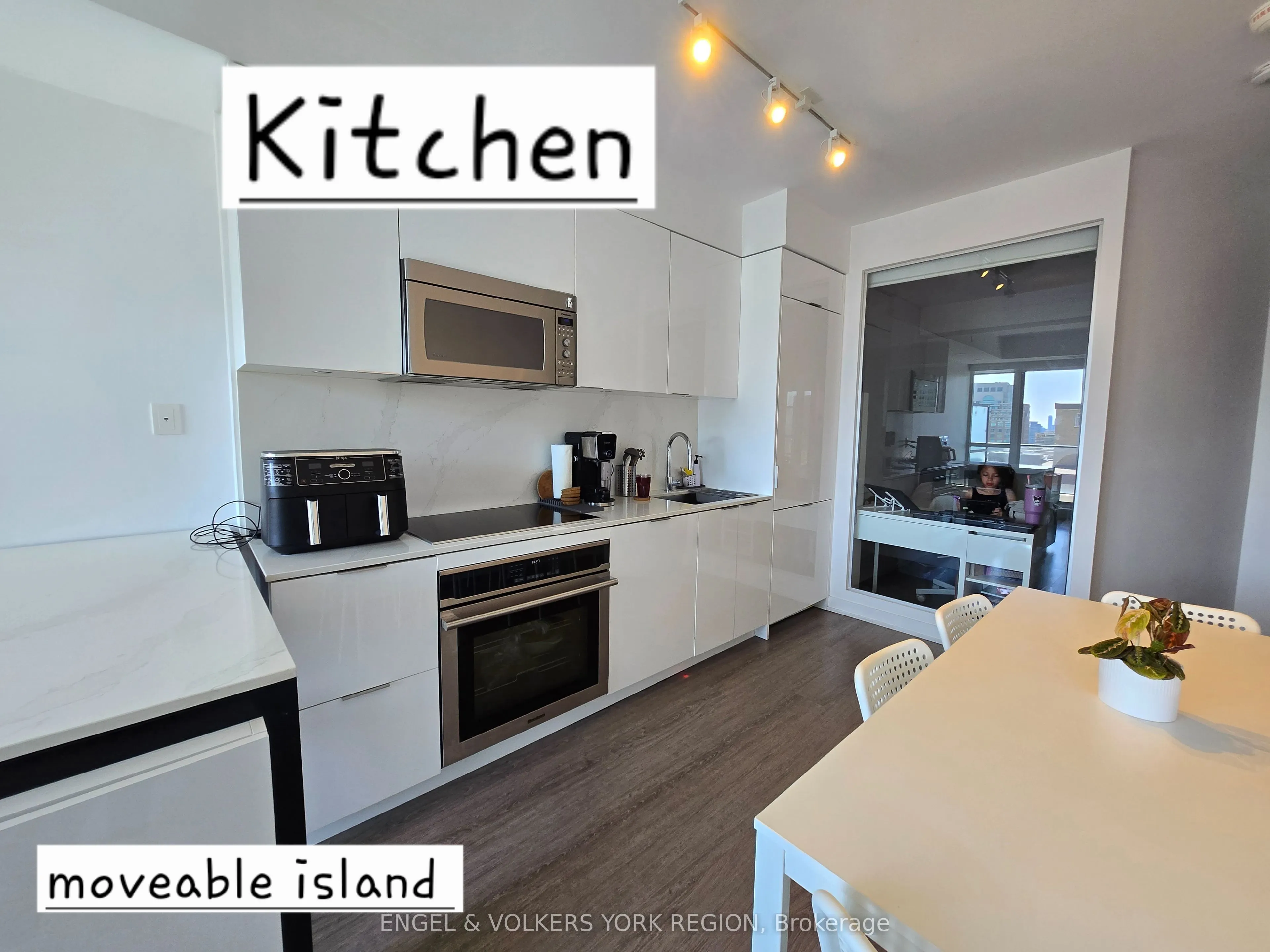 609 Avenue Road #1105