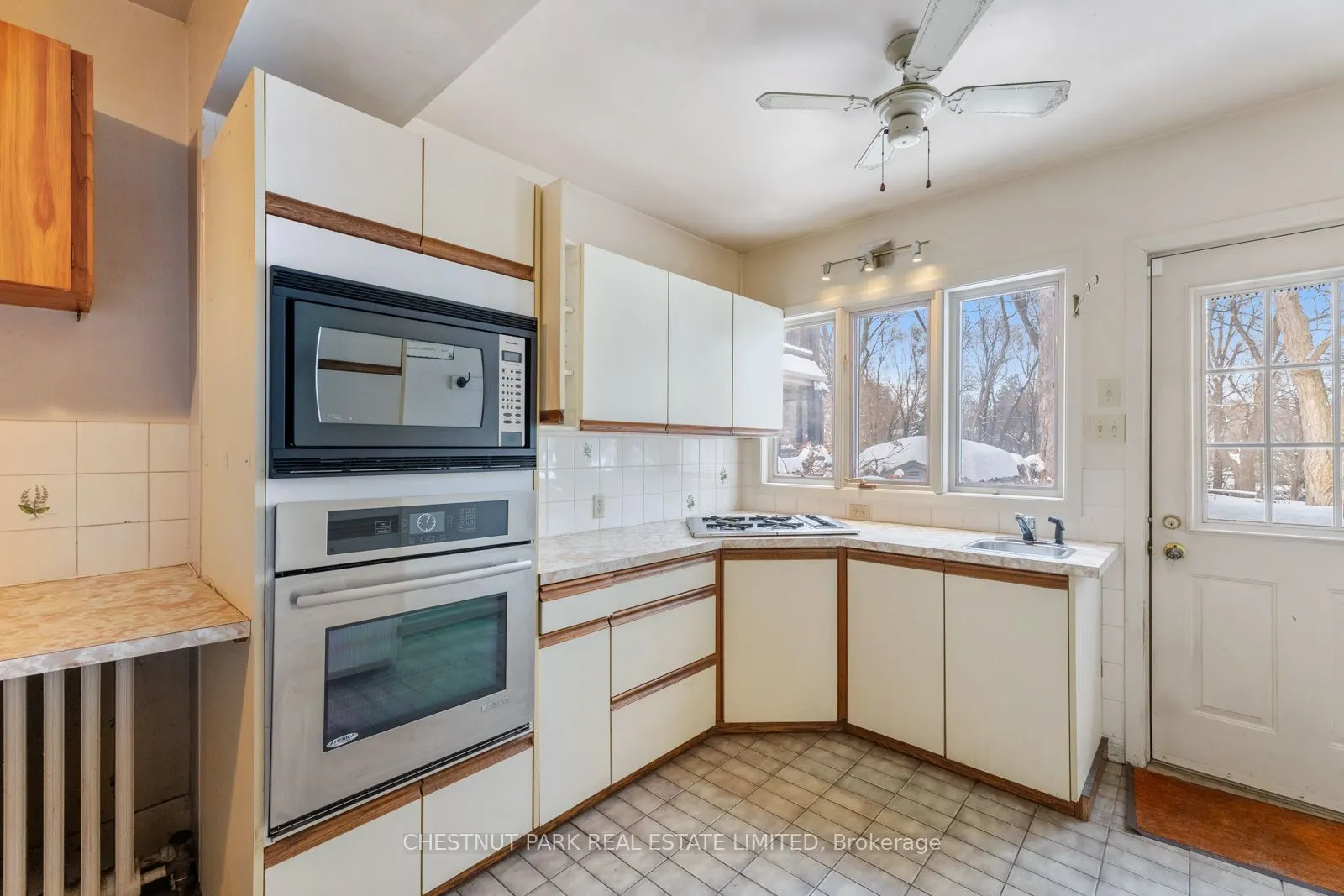 12 Glenview Avenue