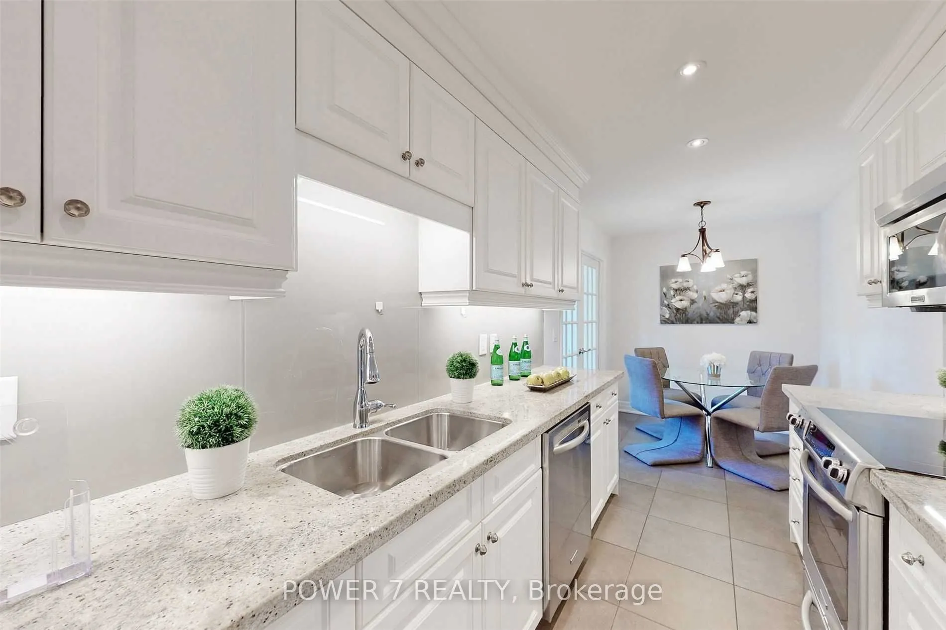 15 Rean Drive, #204