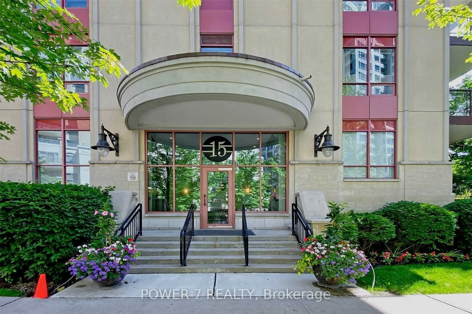 15 Rean Drive, #204
