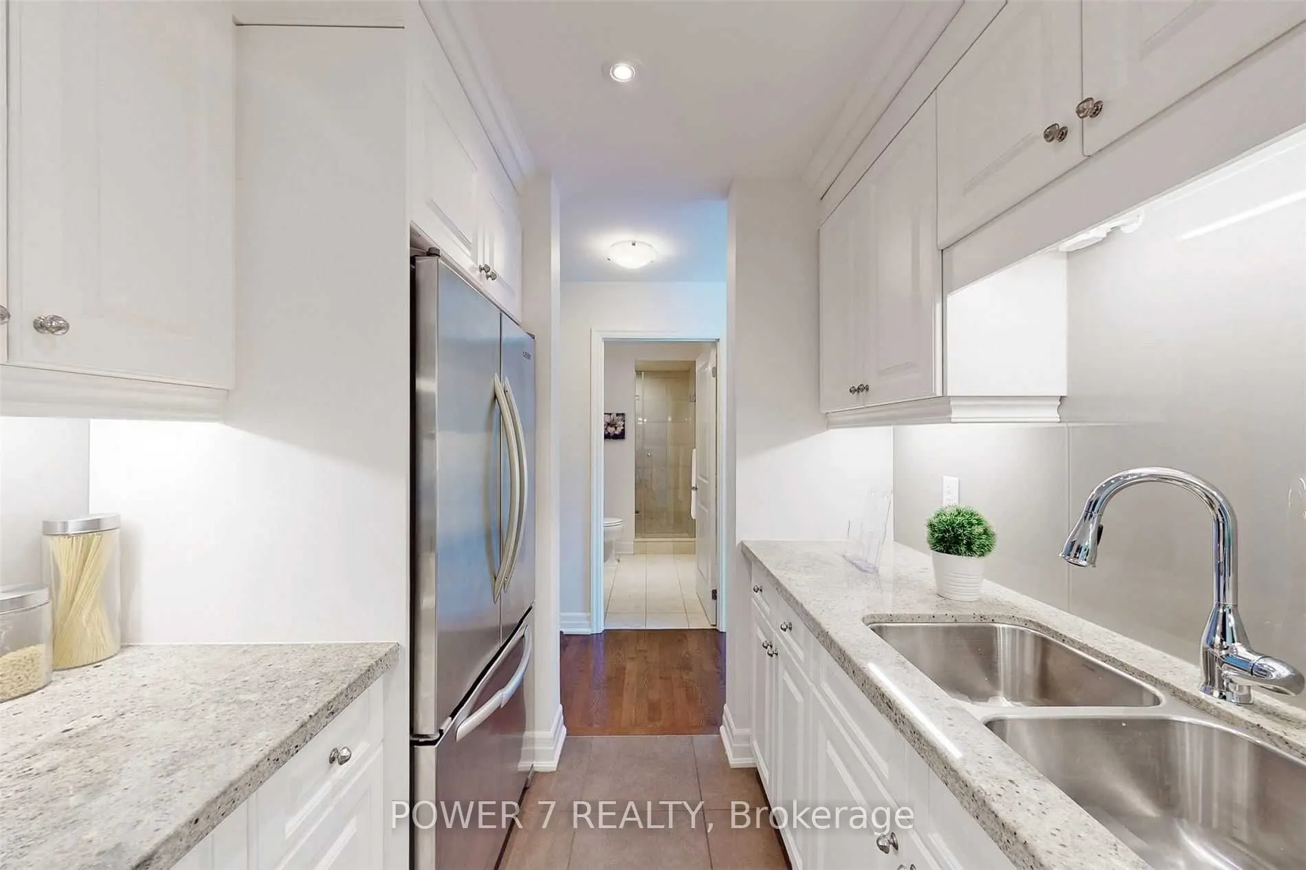 15 Rean Drive, #204