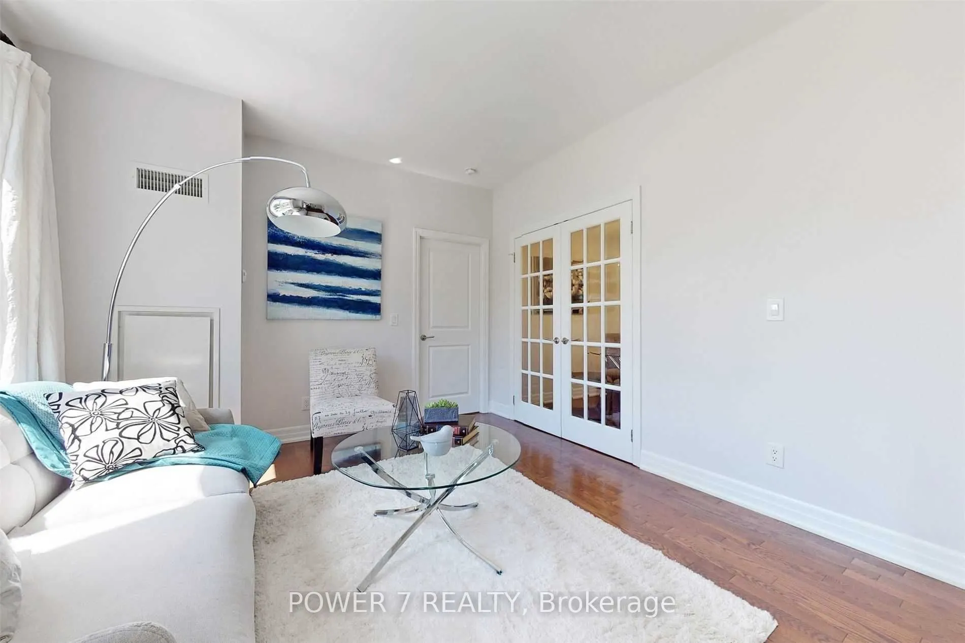 15 Rean Drive, #204