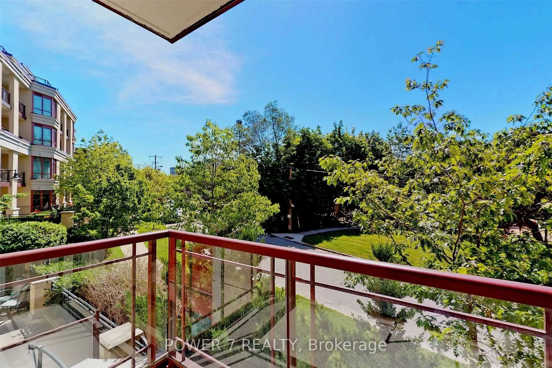 15 Rean Drive, #204