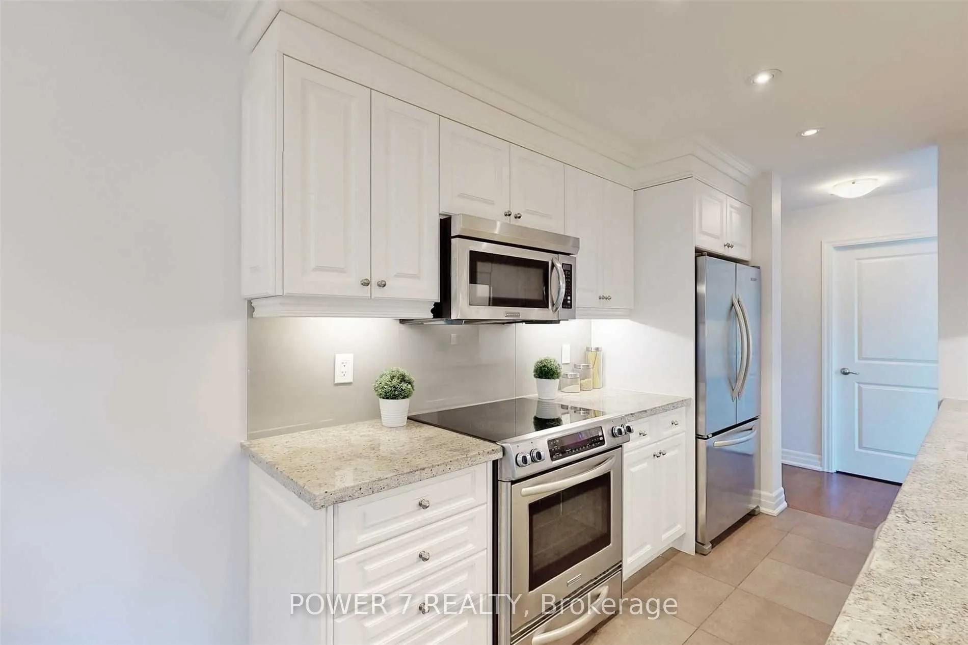 15 Rean Drive, #204
