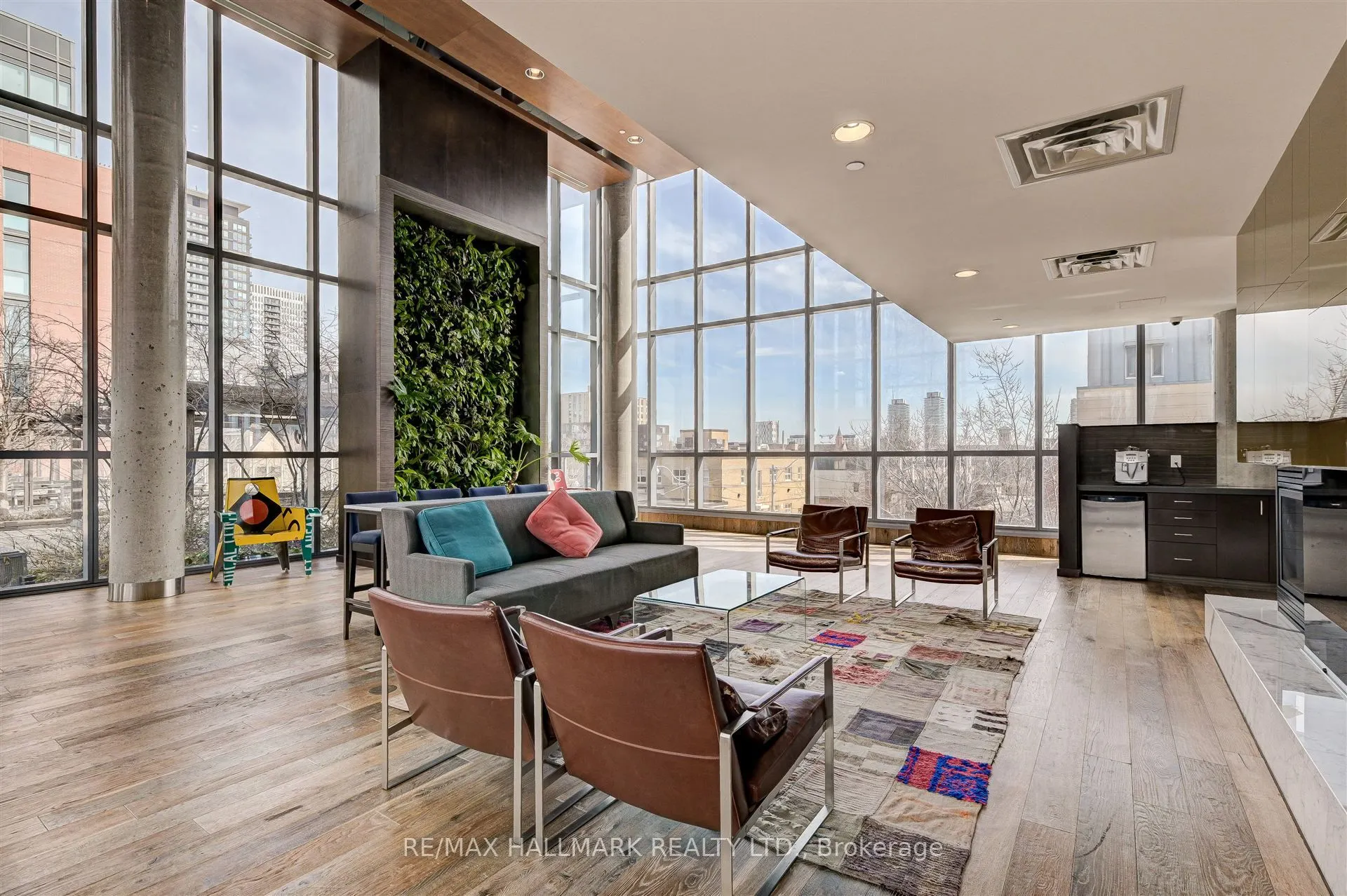 25 Cole Street, #1201
