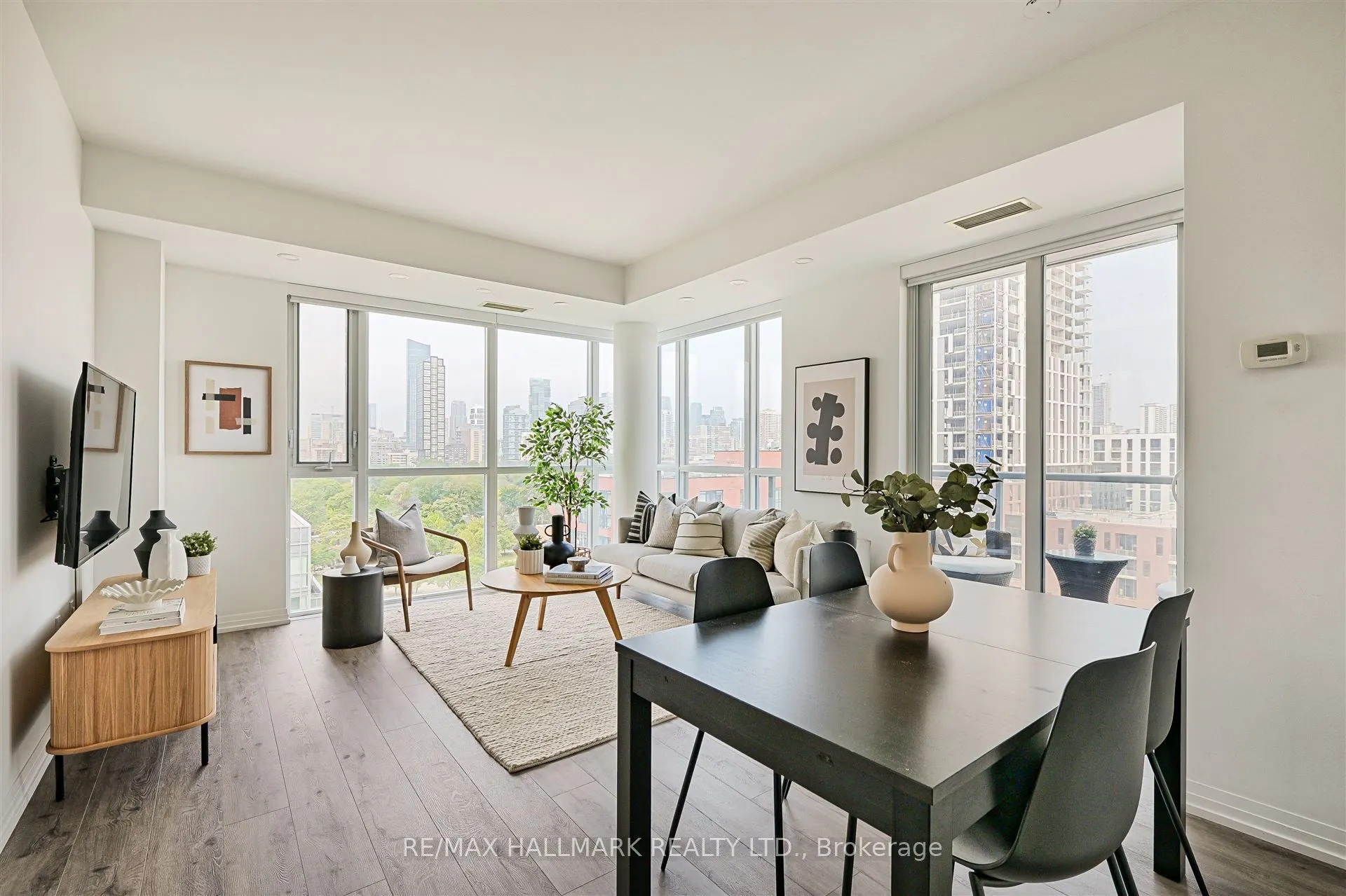 25 Cole Street, #1201