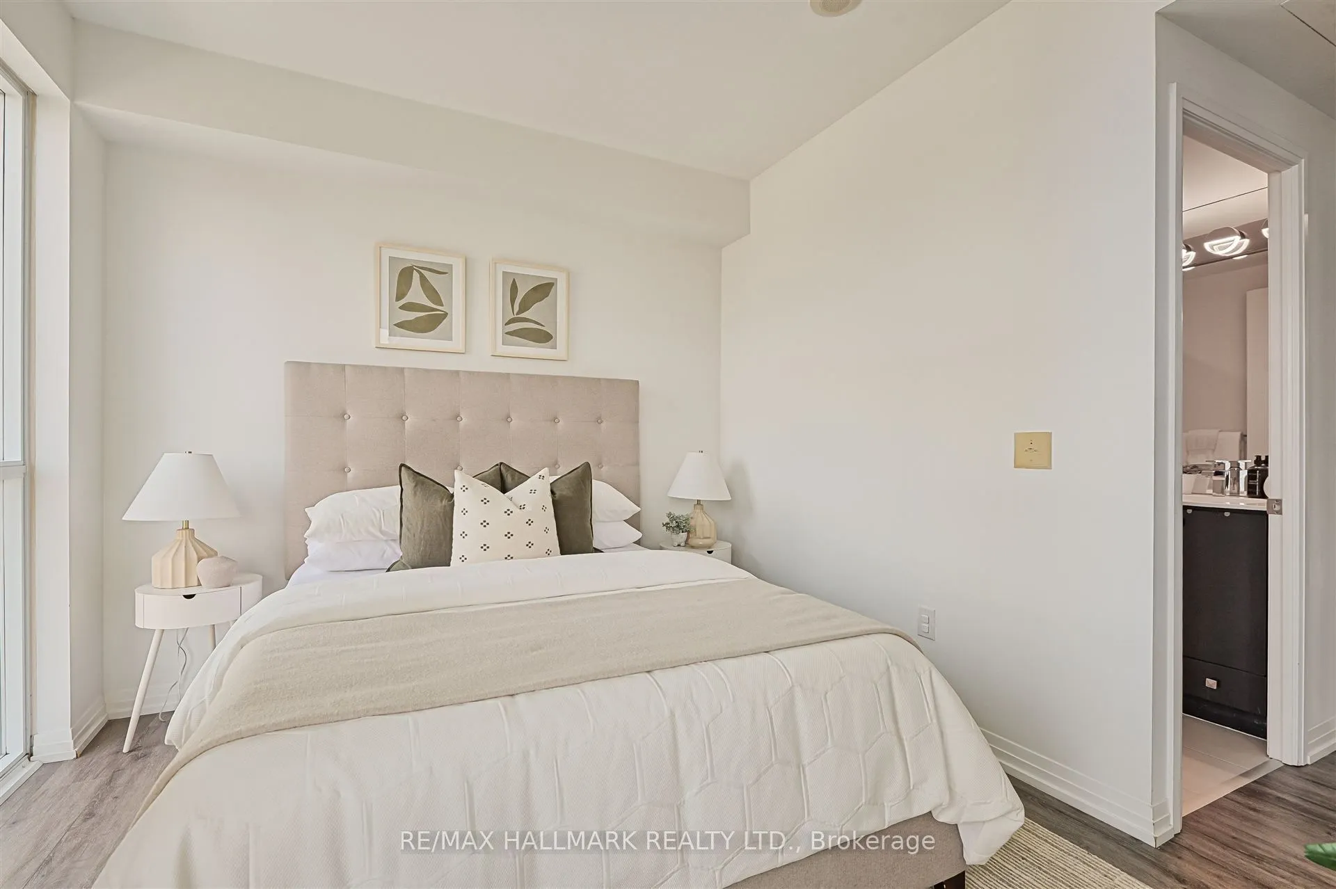 25 Cole Street, #1201