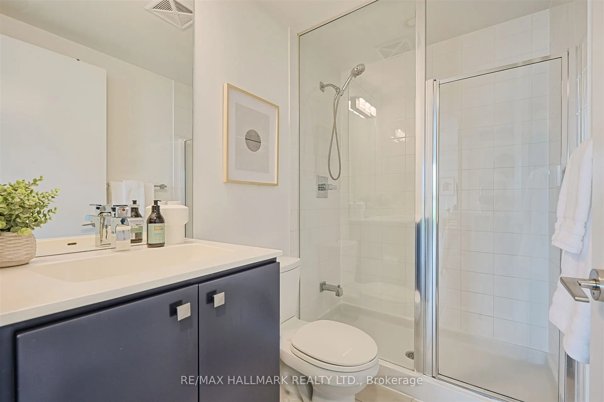 25 Cole Street, #1201