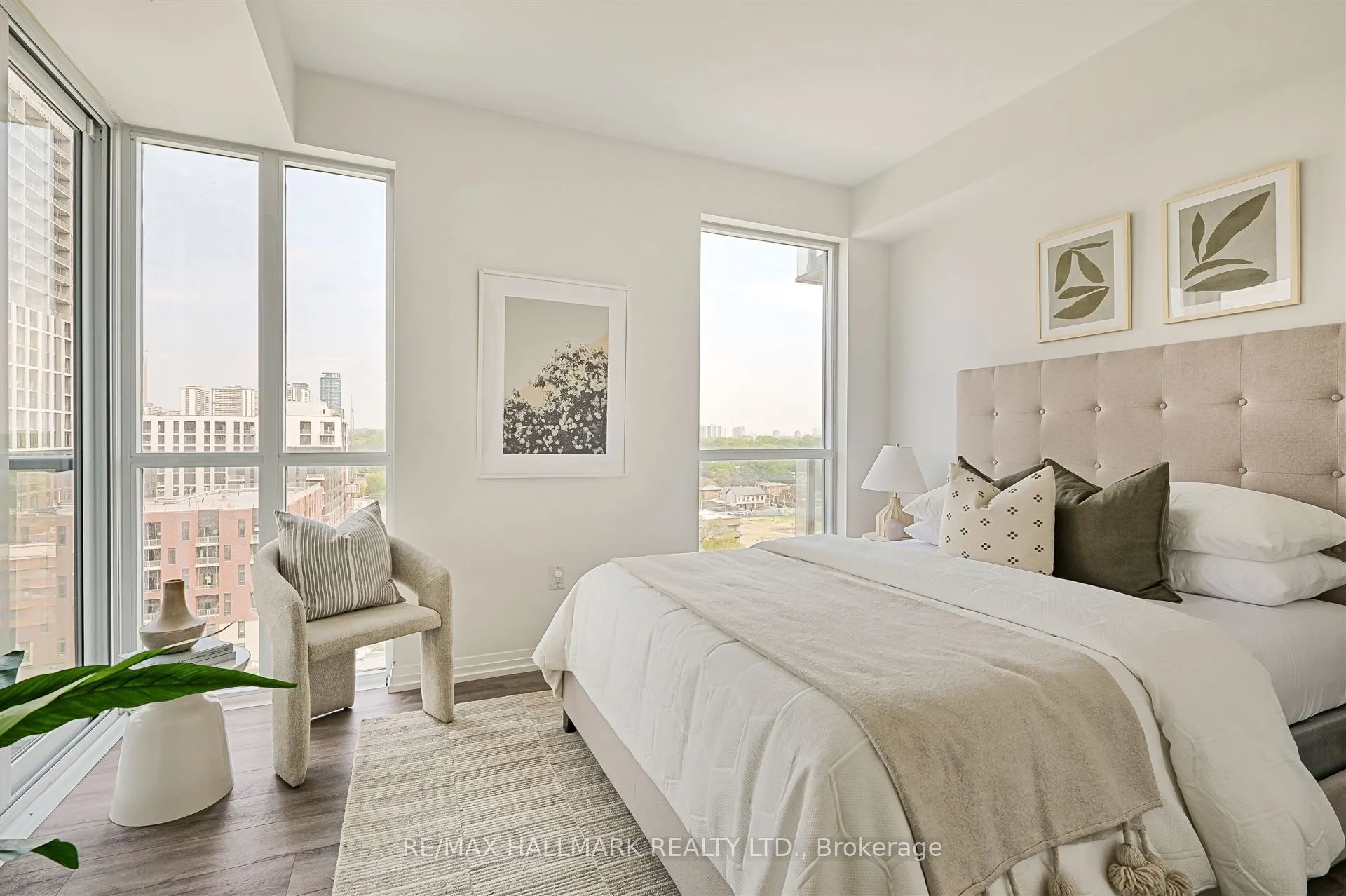 25 Cole Street, #1201