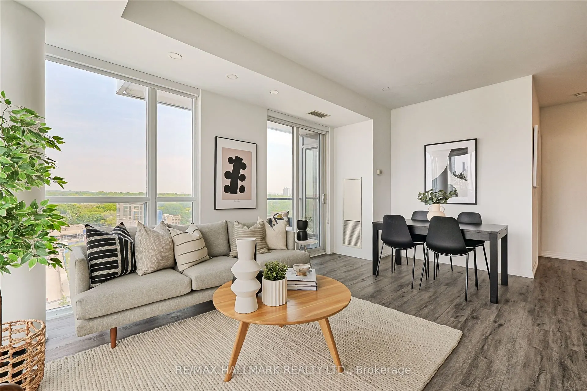25 Cole Street, #1201