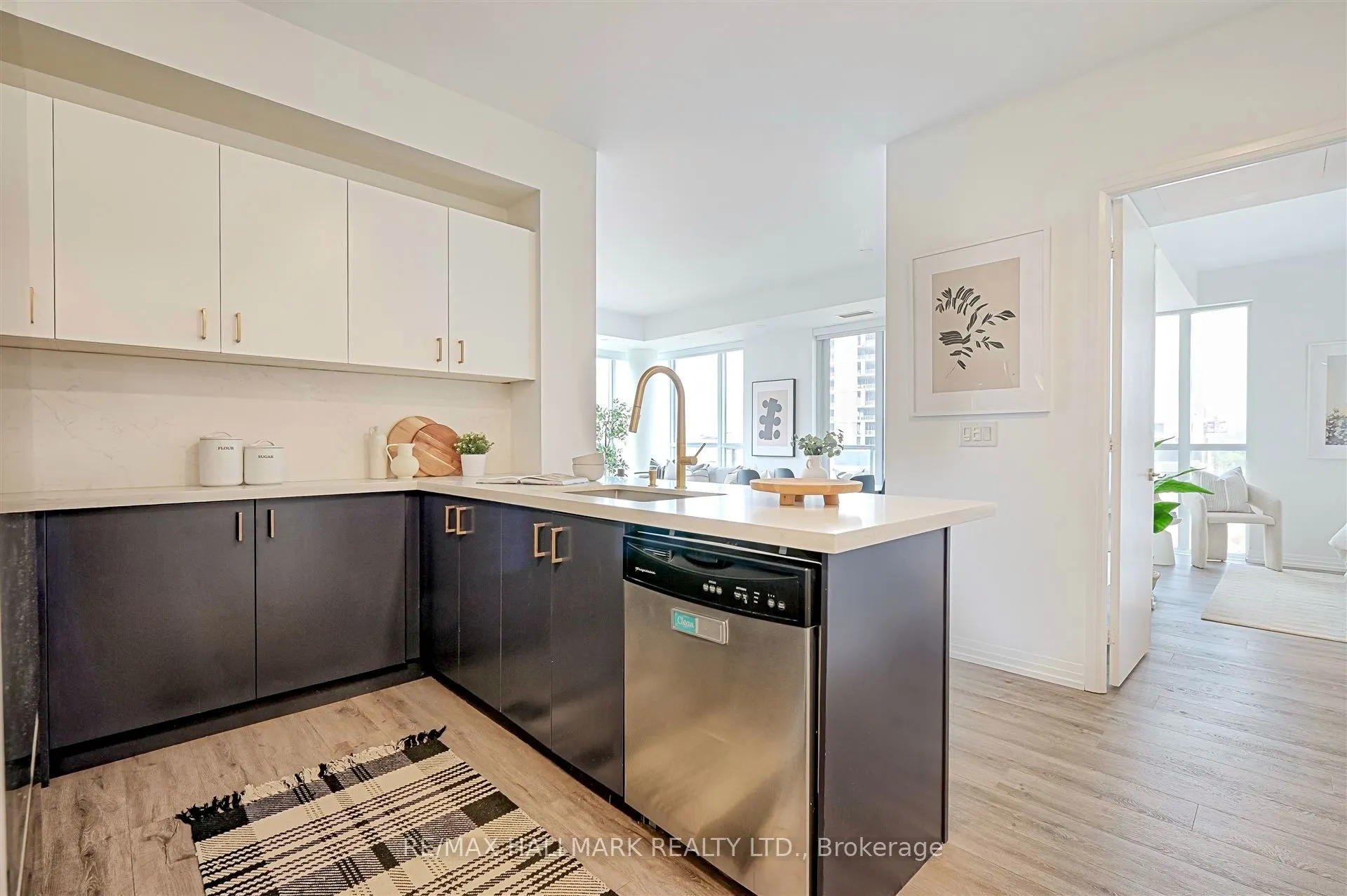 25 Cole Street, #1201