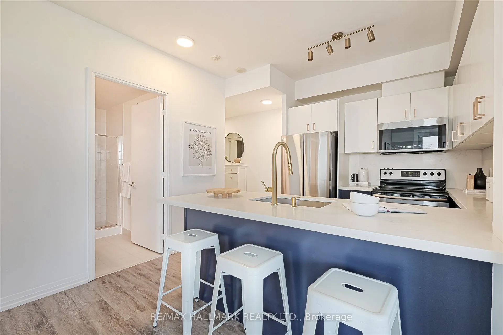 25 Cole Street, #1201