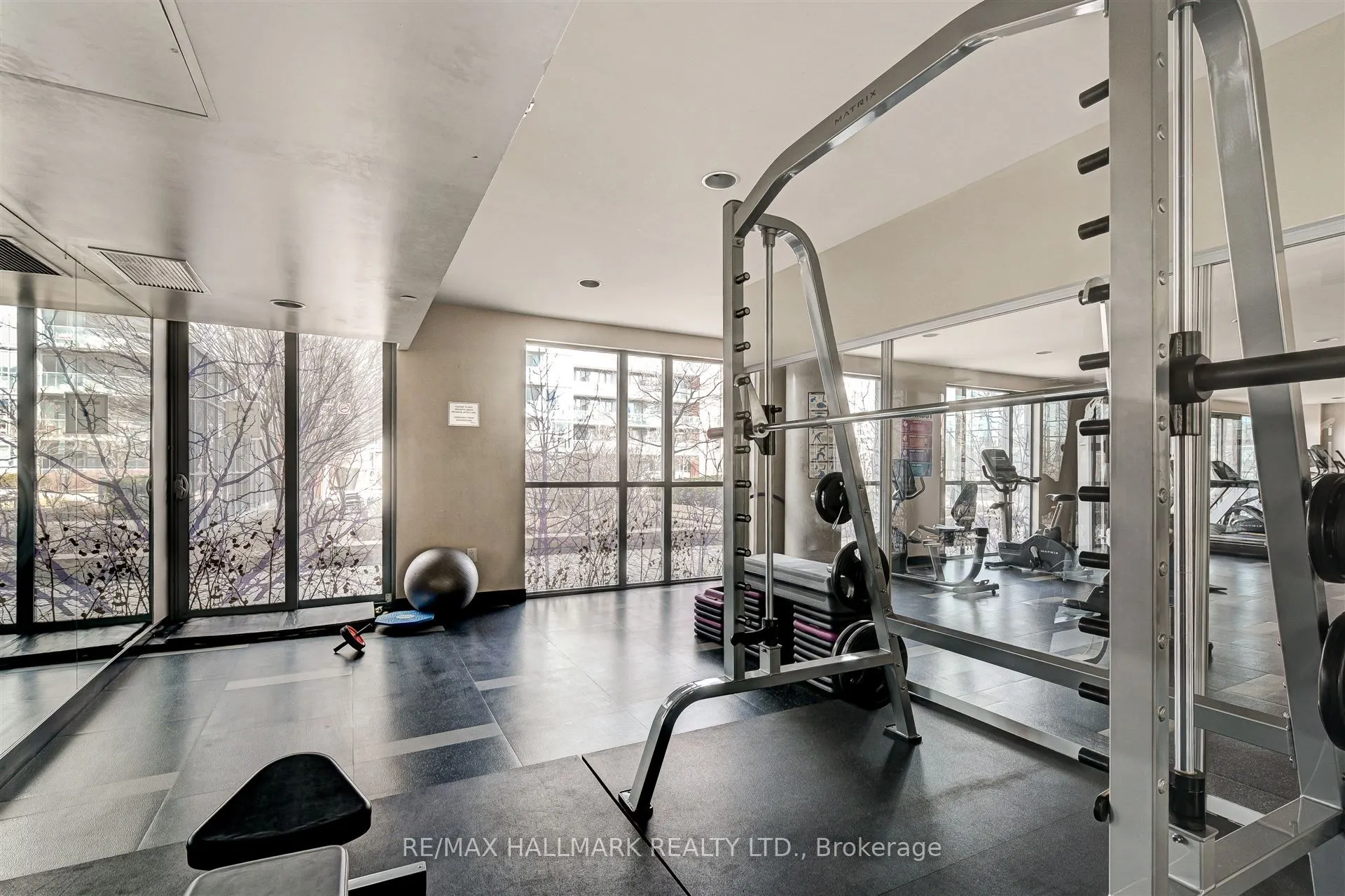 25 Cole Street, #1201
