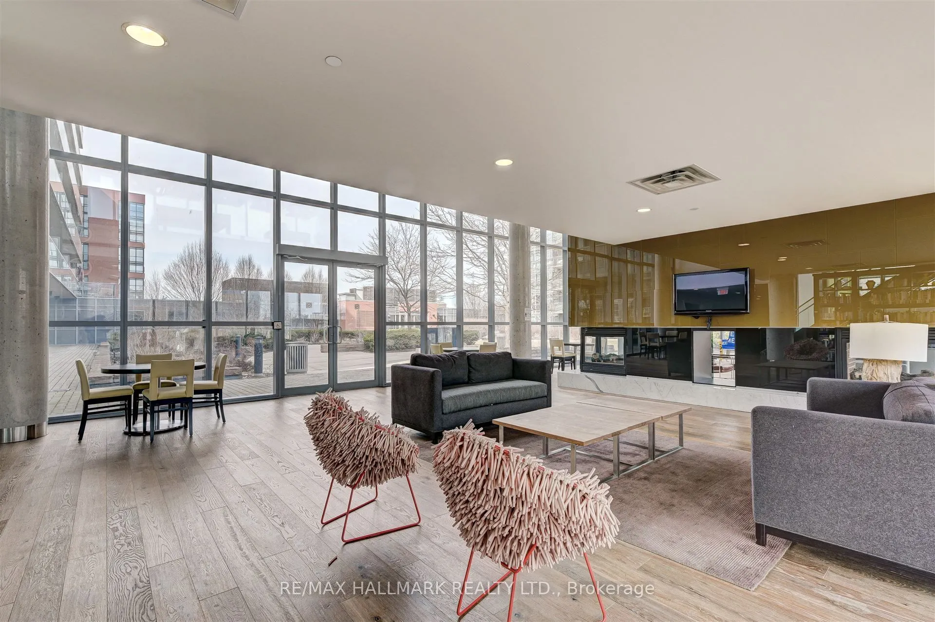 25 Cole Street, #1201