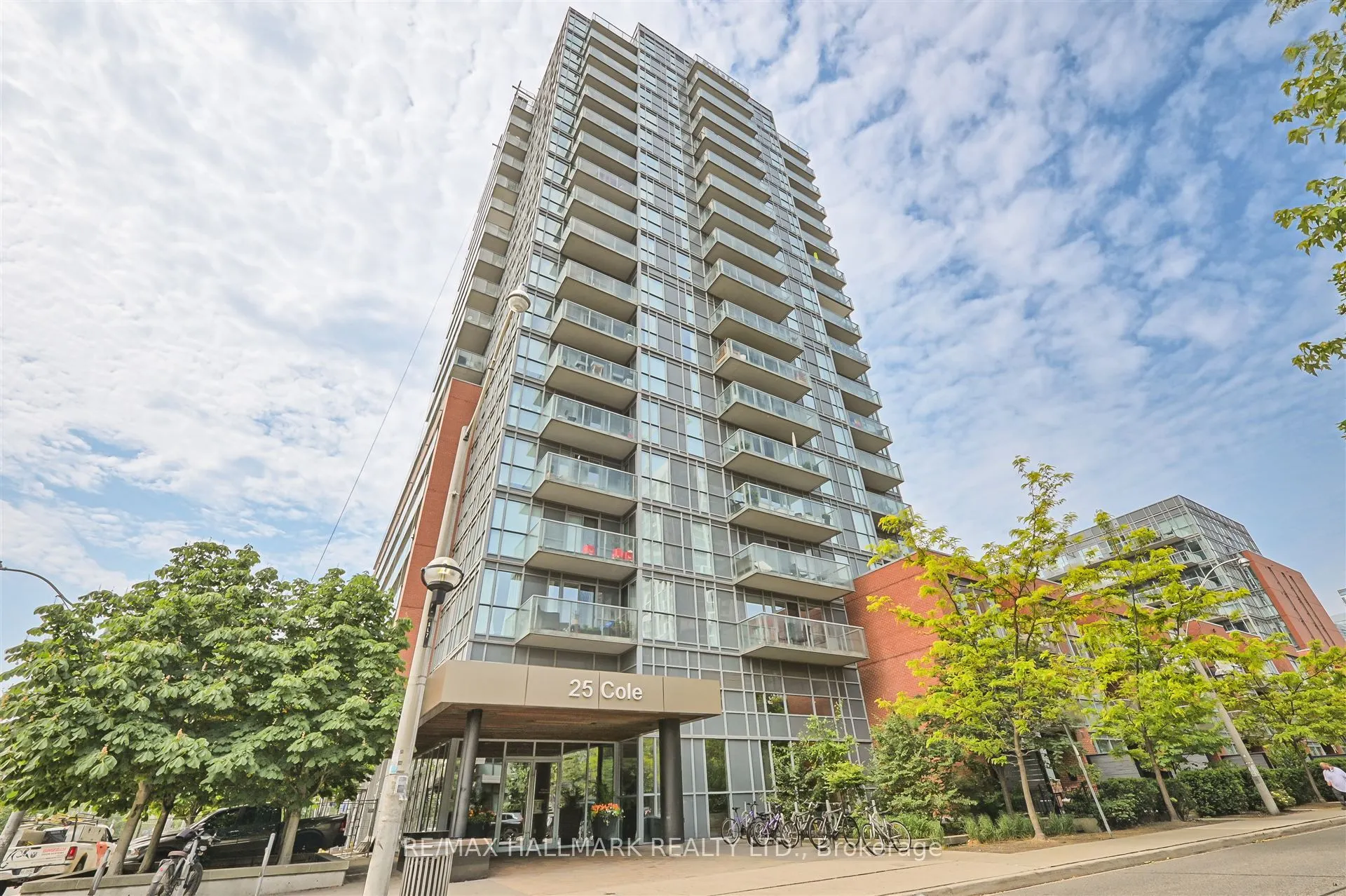 25 Cole Street, #1201