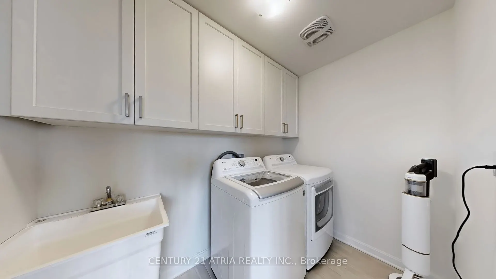 205 The Donway East