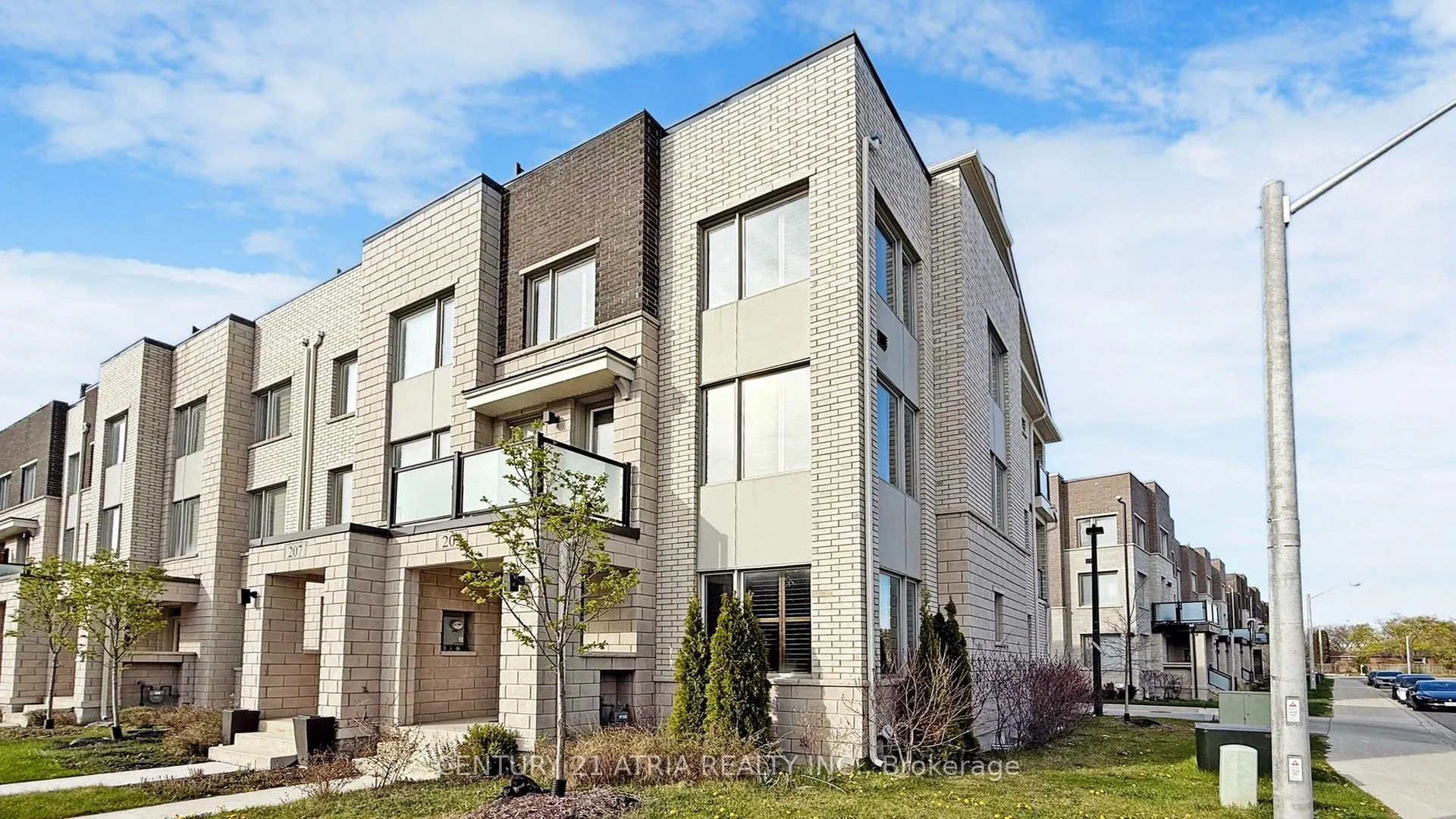 205 The Donway East