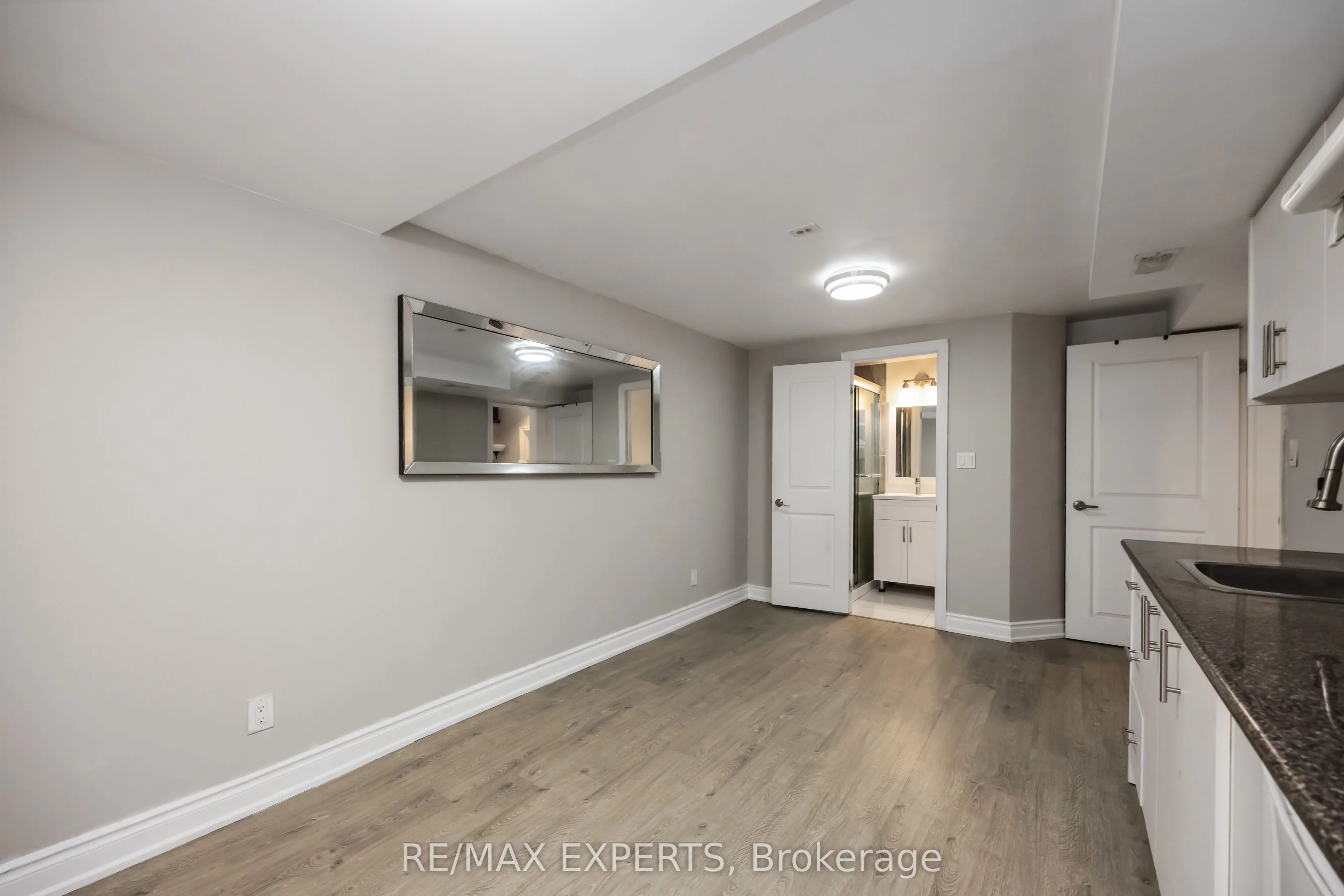 199 DAVISVILLE AVE Avenue S, #LOWER