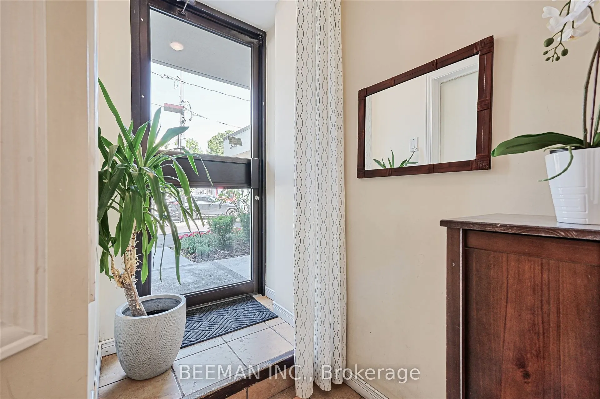 235 St Clair Avenue W, #109