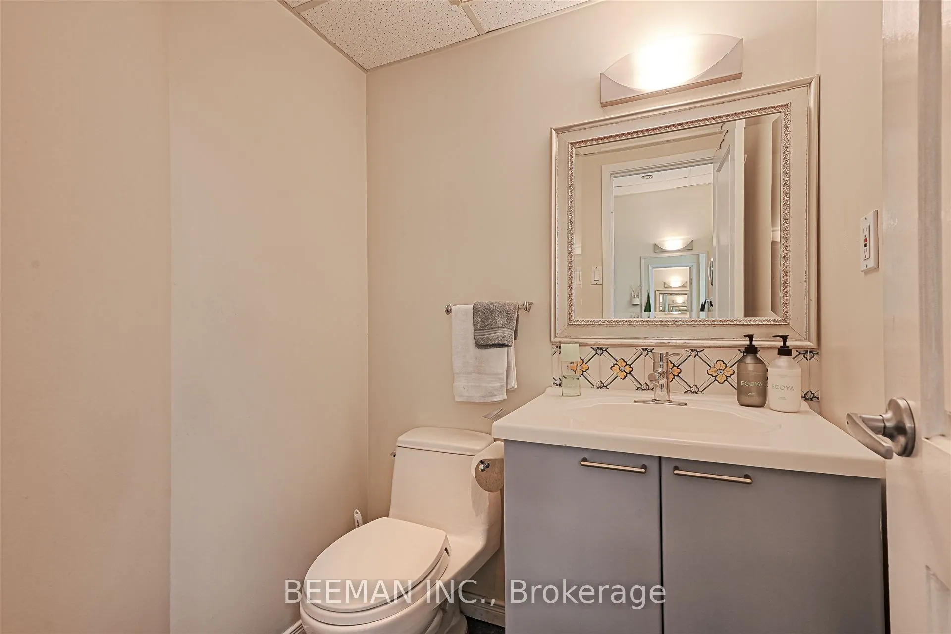 235 St Clair Avenue W, #109