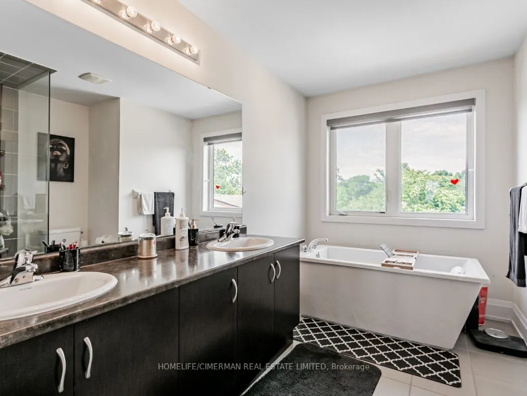 7 Kenneth Wood Crescent