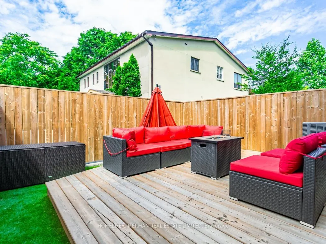 7 Kenneth Wood Crescent