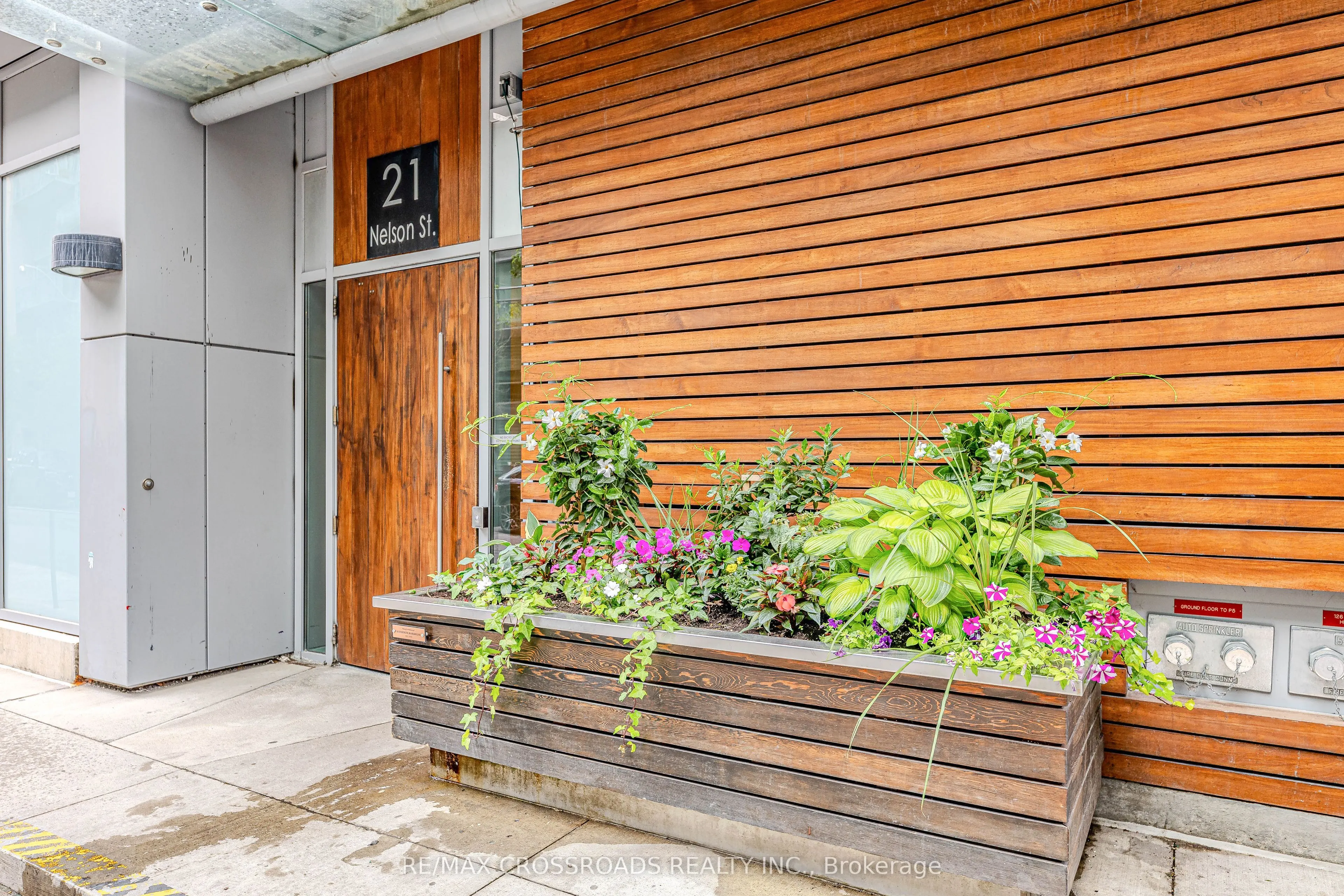 21 Nelson Street, #615