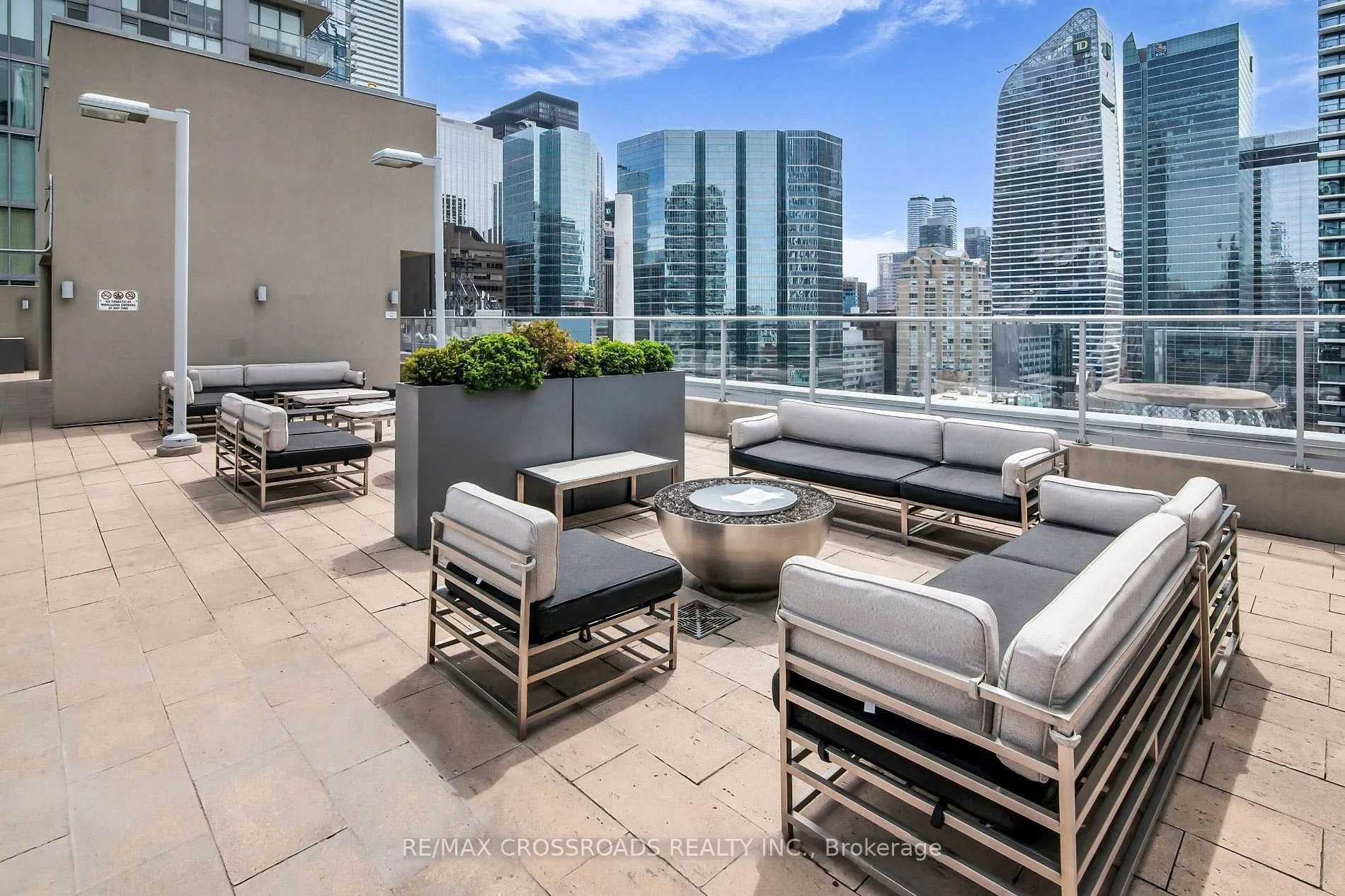 21 Nelson Street, #615