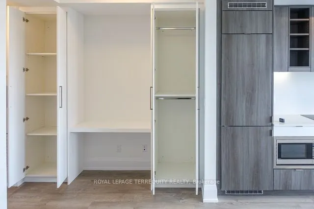 101 Erskine Avenue, #1006