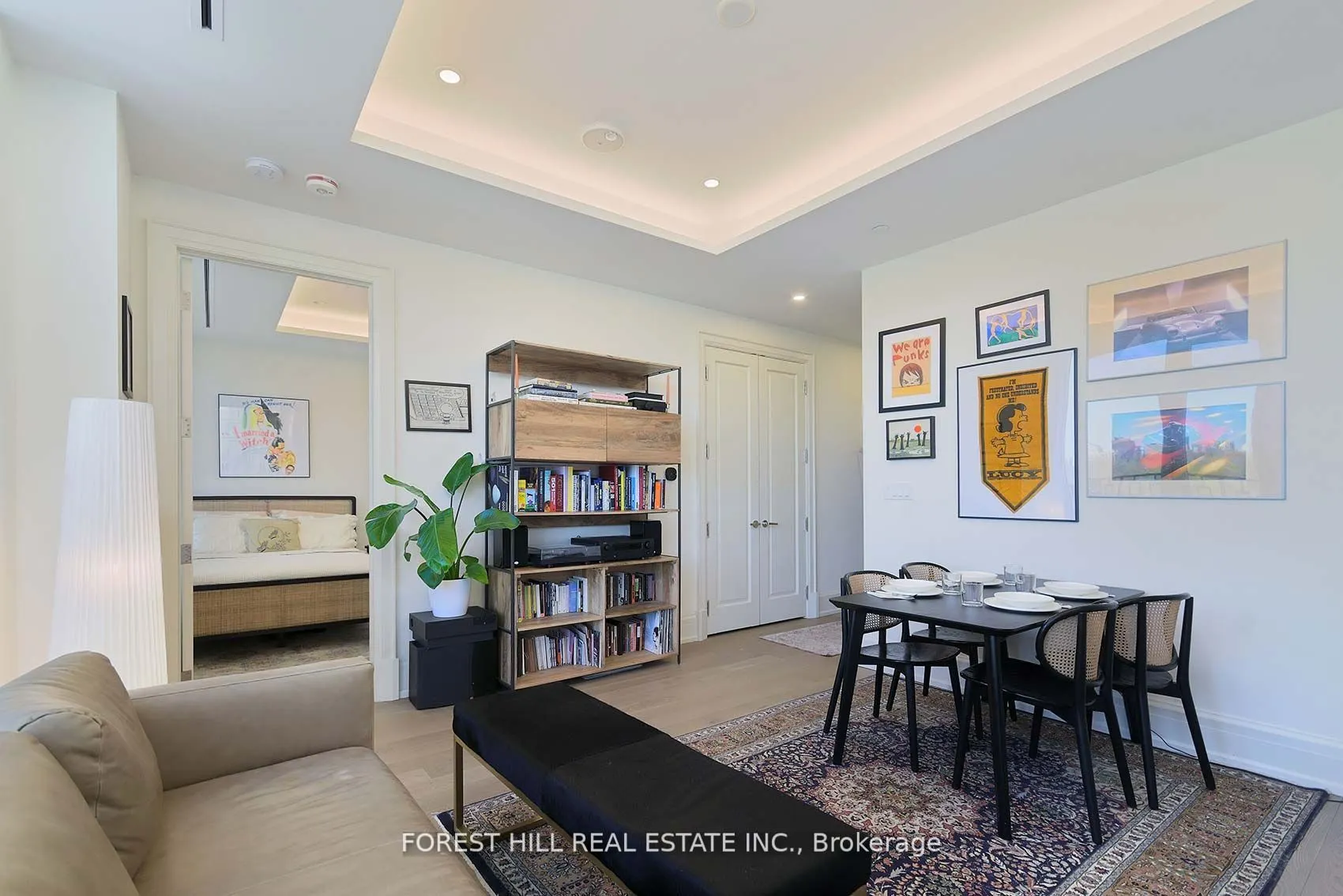 128 Hazelton Avenue, #401