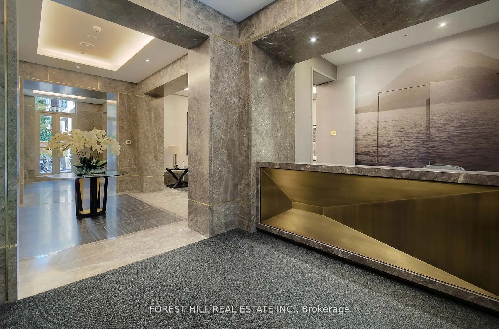 128 Hazelton Avenue, #401