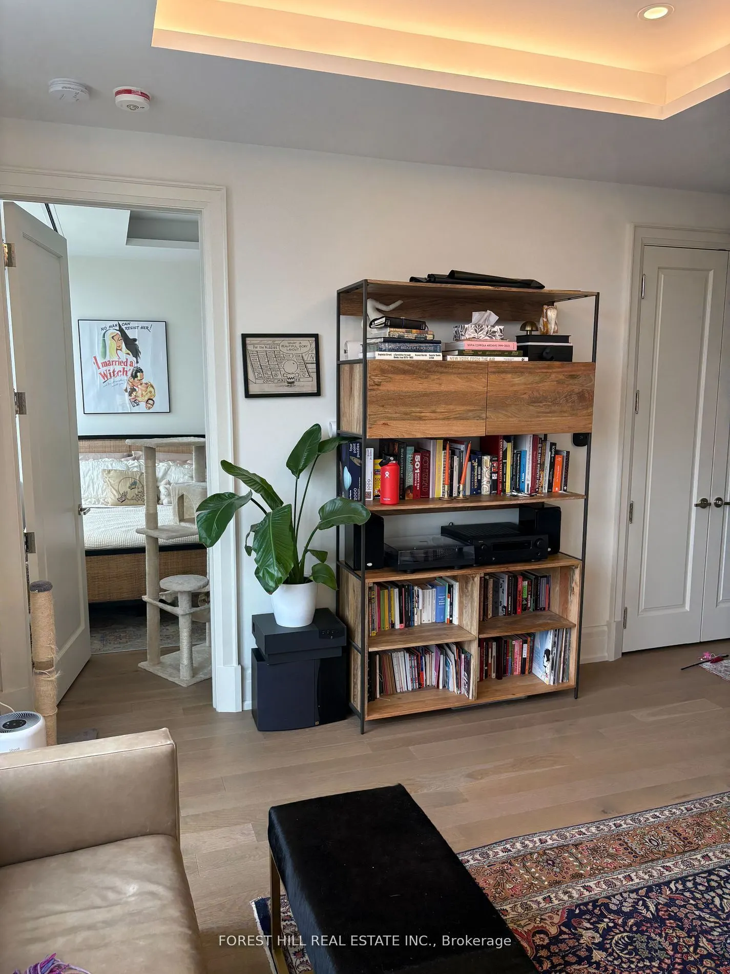 128 Hazelton Avenue, #401