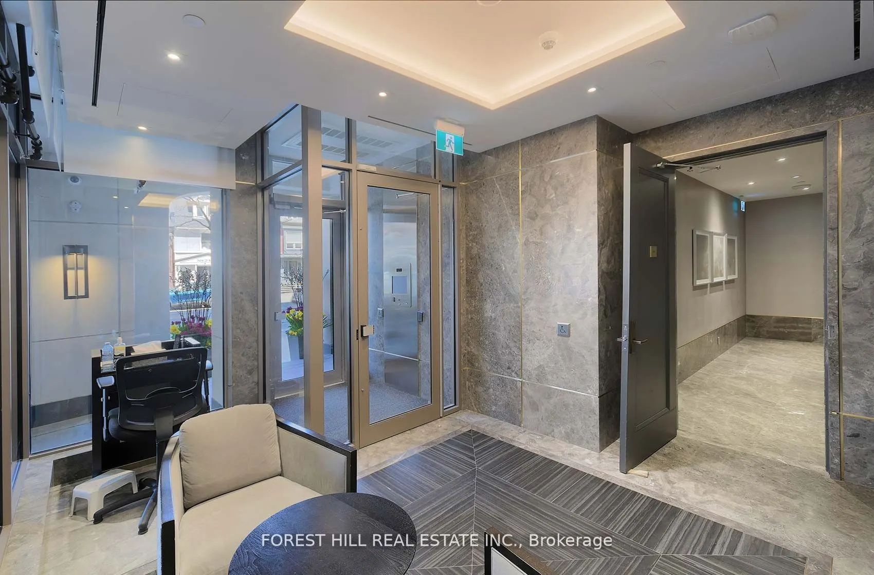 128 Hazelton Avenue, #401