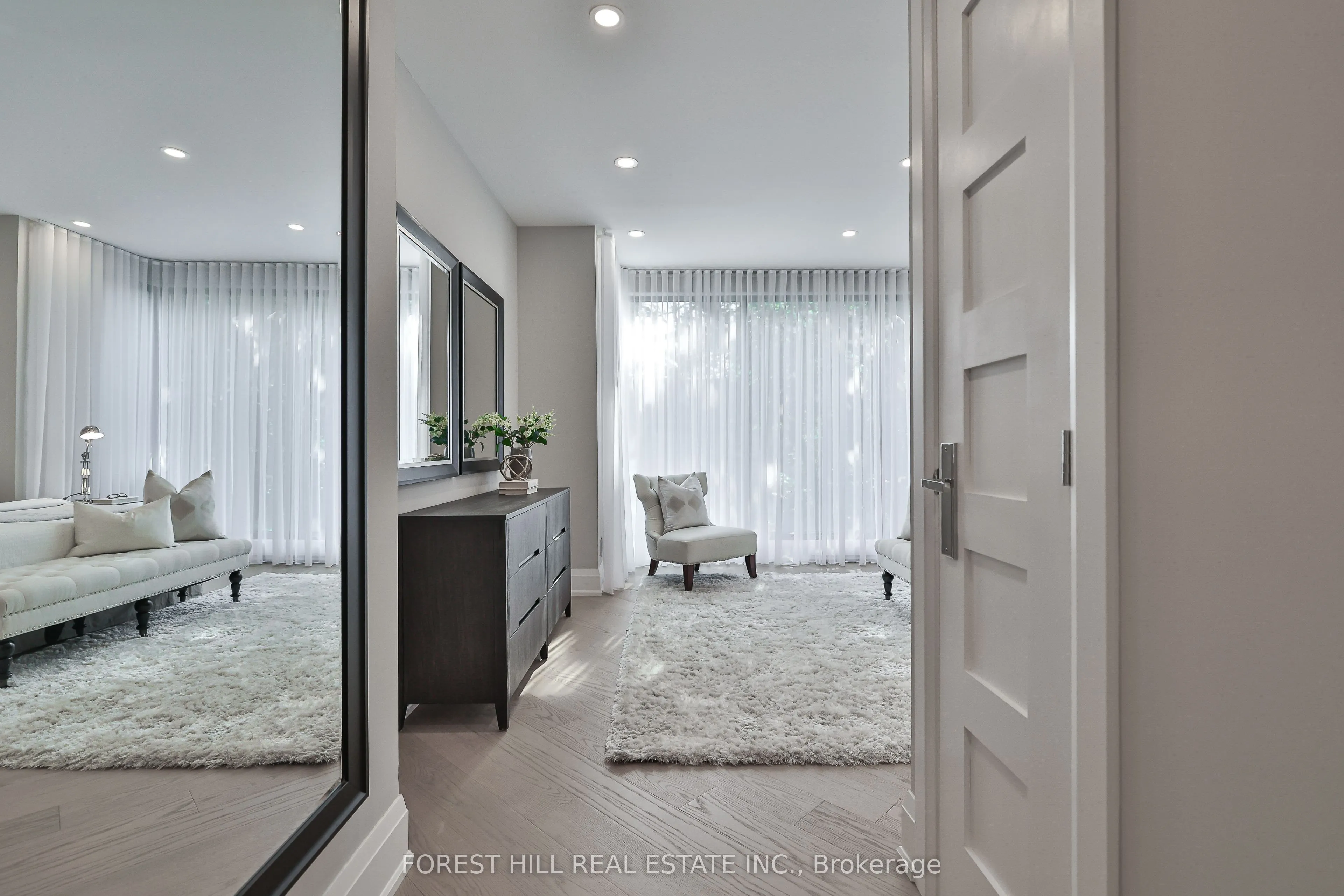 342 Spadina Road, #301